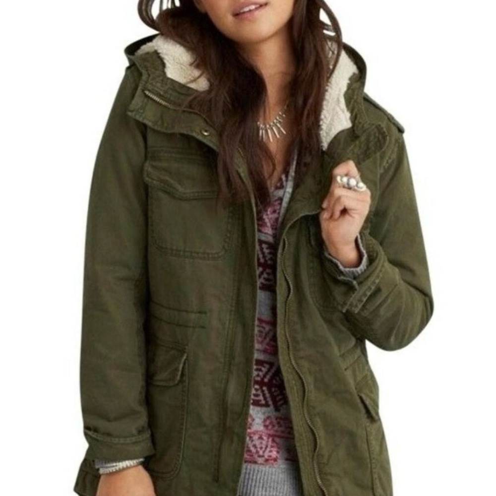 American Eagle Outfitters Quilted Cotton Field Jacket Sherpa Lined Hood